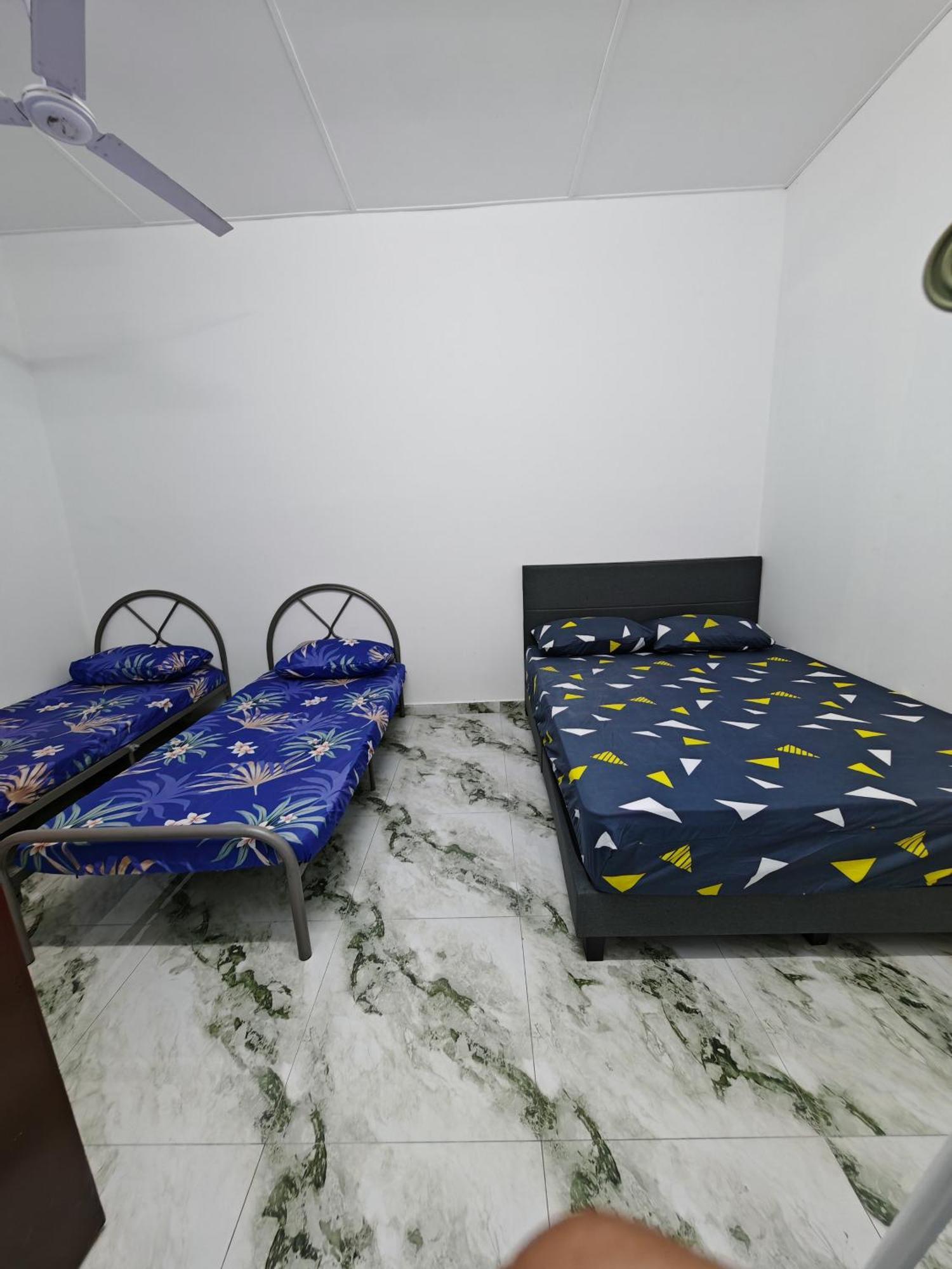 Homestay Banting #7, Islam, 1Bilik-6Pax, #Bilik1# 3Bed-2Tilamyoga-1Aircon, #Hall# Sofa-Kipas-Tv-Iron, #Dapur# Stove-Kettle-Periuknasi, #No Towel Banting (Selangor) Exterior foto